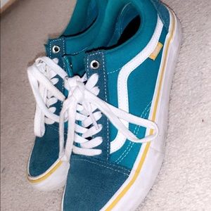UNISEX GREEN VANS